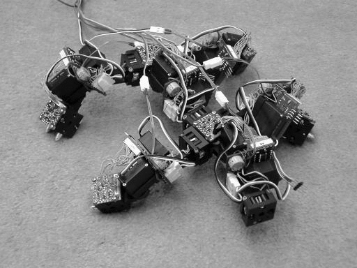 Figure 2.8 : Fracta modules iii. Metamorphic (1996) Metamorphic robots (Pamecha etal, 1996)are homogenous, 2 dimensional, and lattice-based reconfigurable robots. It has square or hexagon-shaped modules. Figure below illustrated the metamorphic robot.